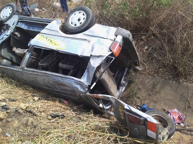 16 Passengers Miraculously Cheats Death as Bus Somersaults on Lagos-Ibadan Expressway